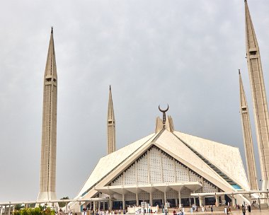 Islamabad En timmes flyg från Gilgit till Islamabad igen med fantastiska vyer över bergen under flygturen. Islamabad är en modern...